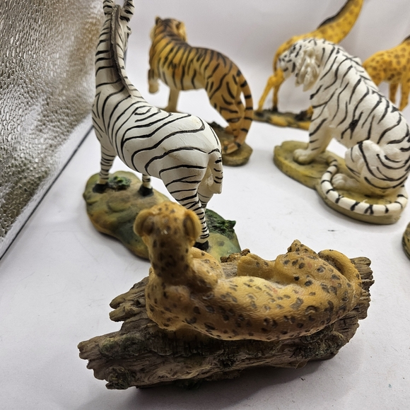 9 Vintage Polystone Figurines Greenbriar Tiger, Hippo, Giraffe, Zebra, Cheetah.  - Picture 7 of 16
